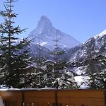 Lägenhetshotell Artist & Garni 3*