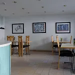 Artist & Garni Lägenhetshotell 3*