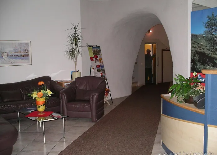 Artist & Garni Aparthotel 3*