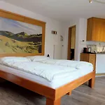 Artist & Garni Aparthotel