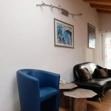 아파트호텔 아티스트 앤 가르니 3*