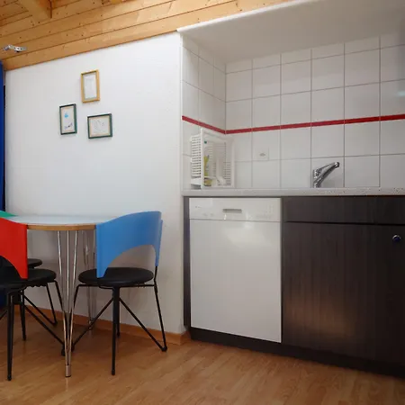 아티스트 앤 가르니 아파트호텔 3*