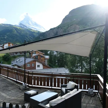 아티스트 앤 가르니 3*